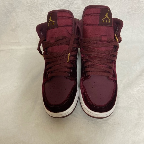 Jordan Shoes - !!!RARE!!! Jordan 1 Retro Heiress Night Maroon